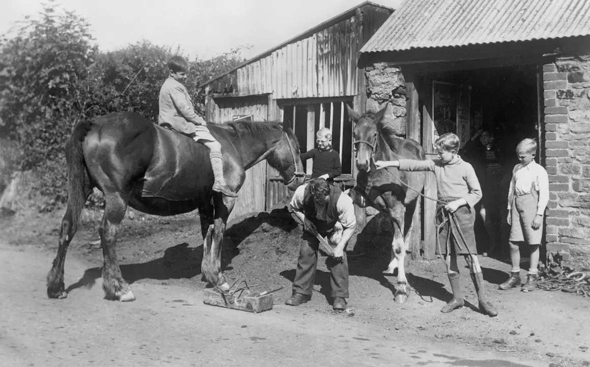 Albert Rigby and Patricia Wrigley Evacuees, Wales 1940 (Public Domain, Source)