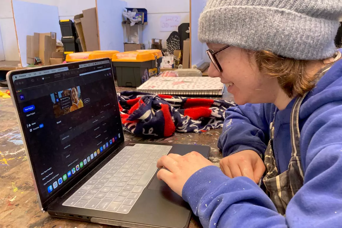 Coleg Ceredigion Students Exhibit at Heddwch a Chariad Festival