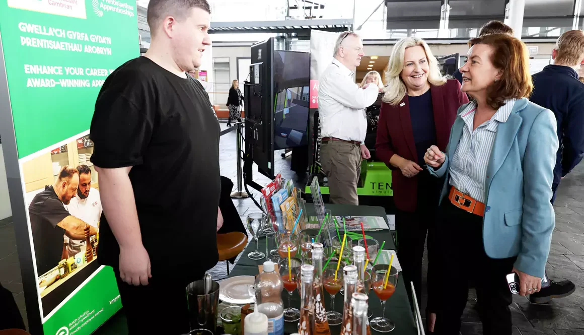 Hospitality Stars Taking Apprenticeships to Heart of Government