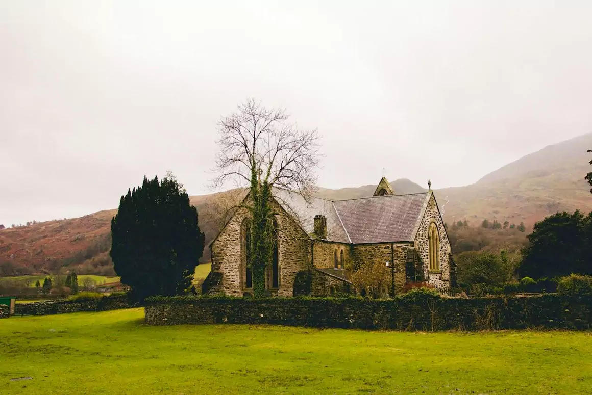 Wales’ Newest Bright Idea: All Houses Go Solar