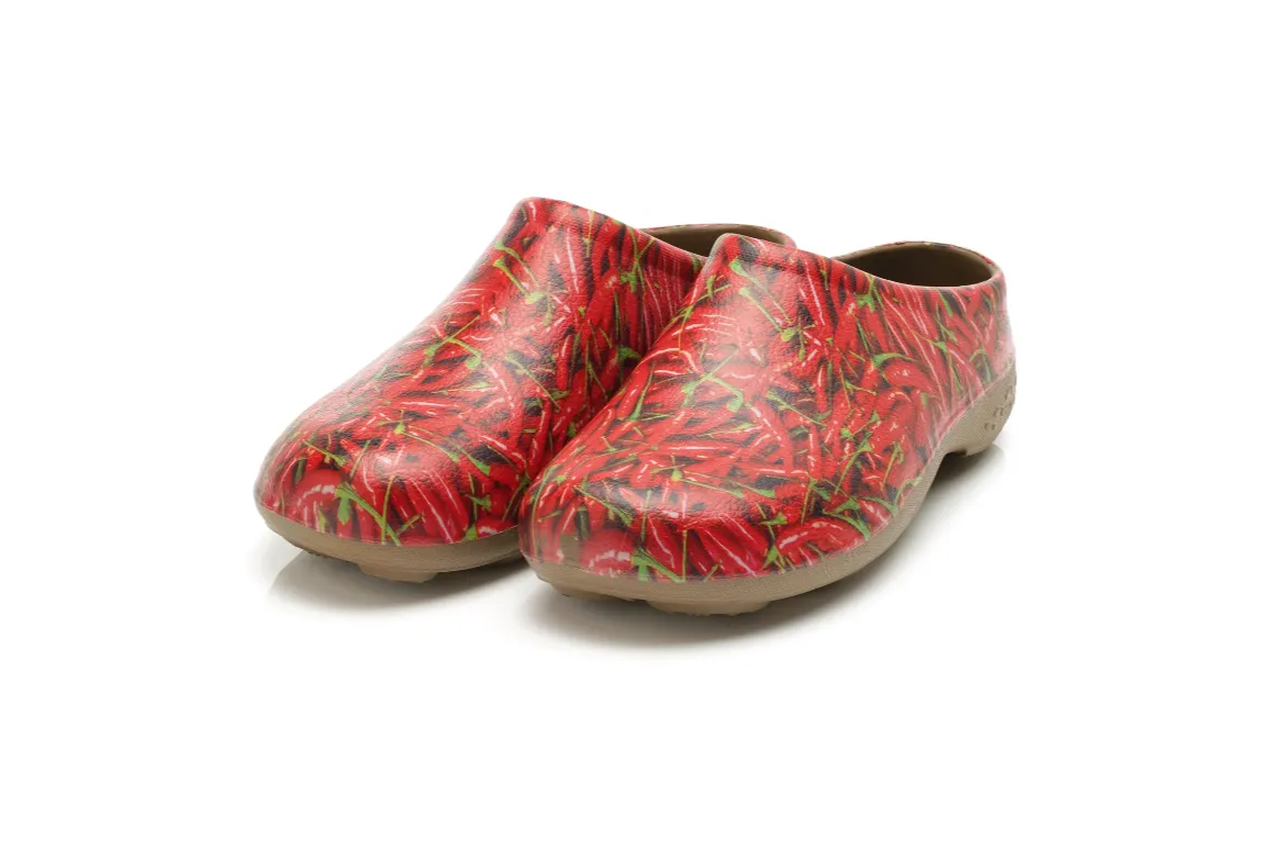 Chilli Pepper Chunky Tread Classic Men's Clogs from Backdoorshoes