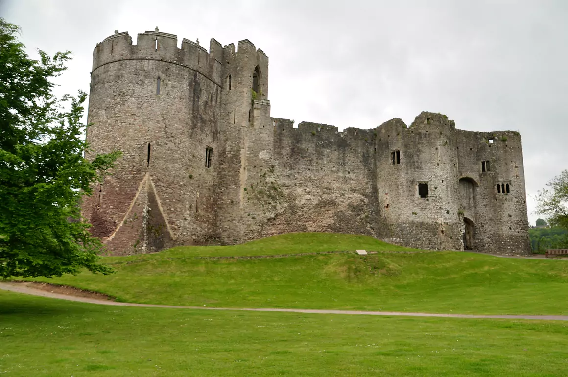 Chepstow Castle with Marten's Tower to the left [3]