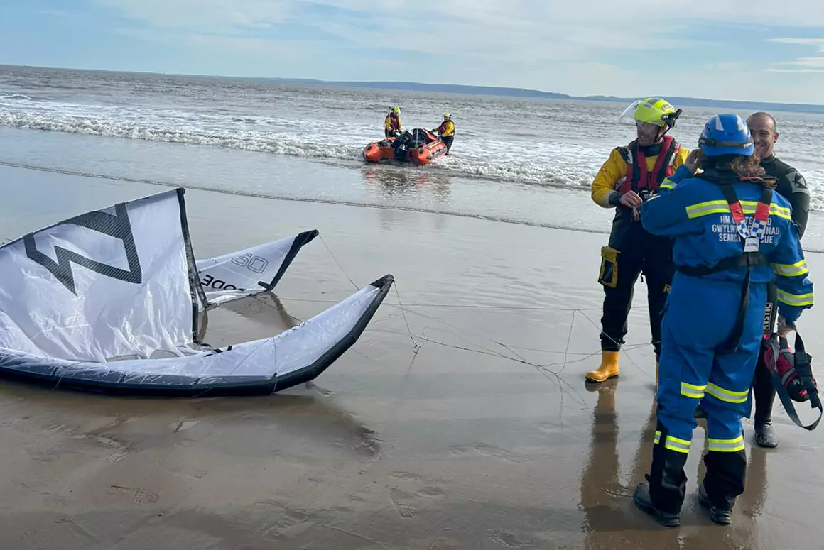 Barry Dock RNLI Rescue Kitesurfer at Whitmore Bay