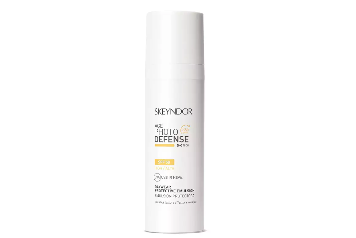Age Photo Defence Daywear Protective Emulsion SPF 50 from Skeyndor