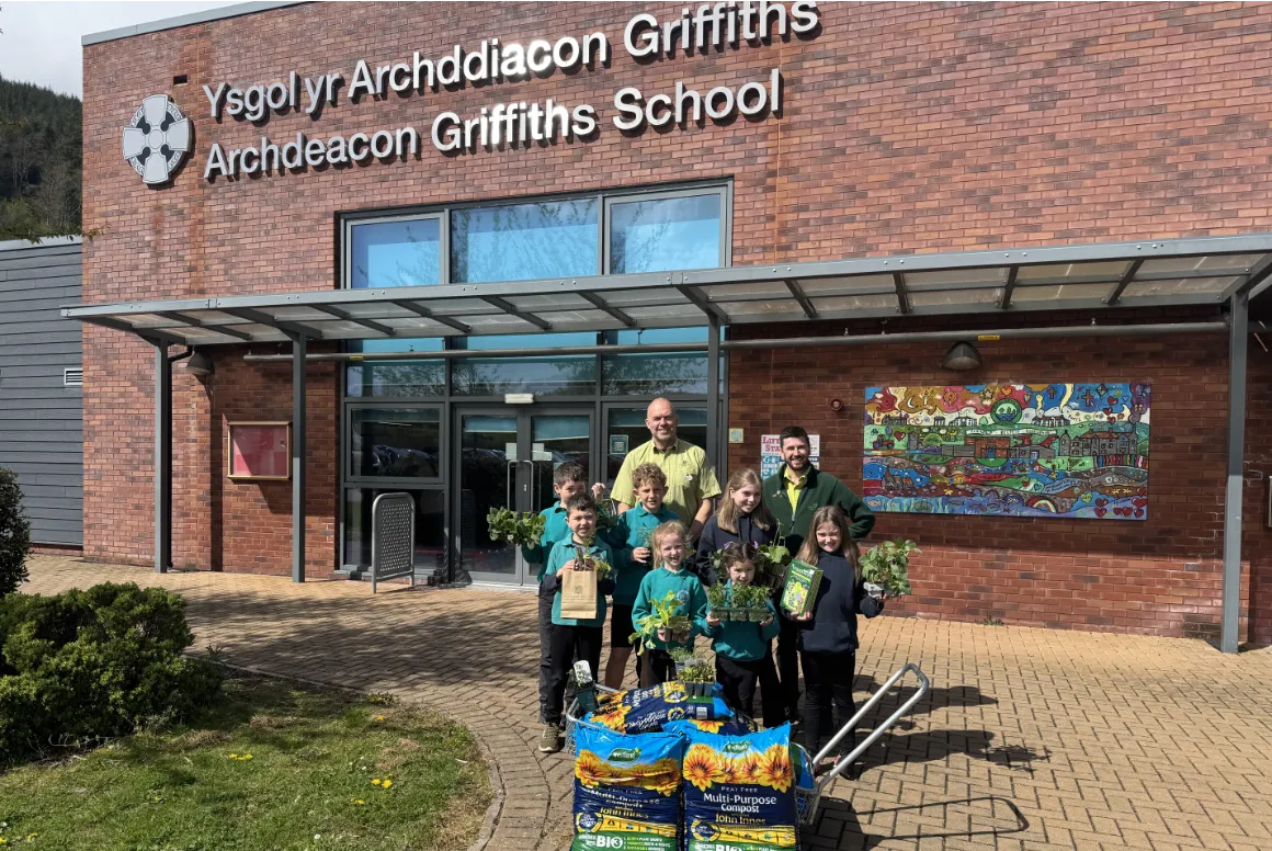 Old Railway Line Donates Plants to Local Primary Schools