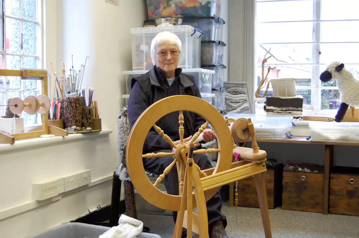 Gill at the Wheel Rediscovering the Value of “Worthless” Welsh Mountain Wool