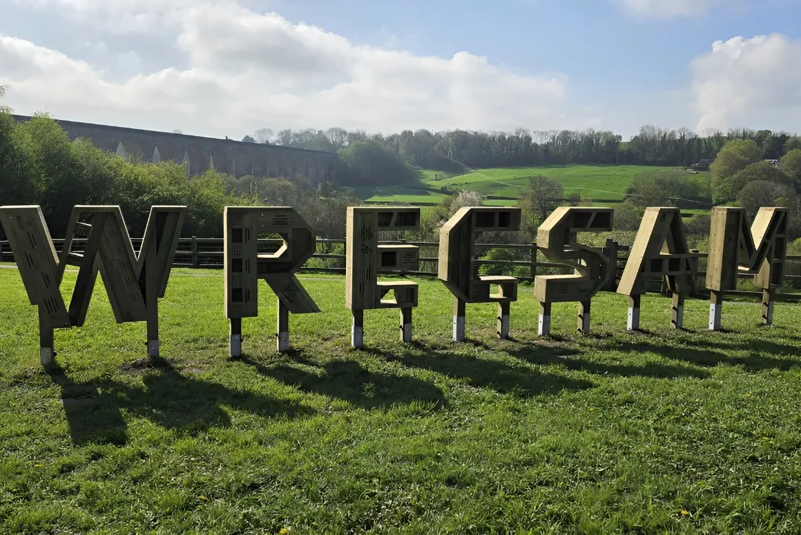 W.R.E.C.S.A.M Bug Hotel Installed at Tŷ Mawr Country Park