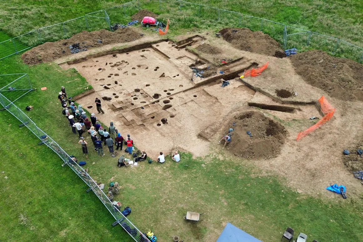 Volunteer Archaeologists Uncover Roman-Bronze Age Link