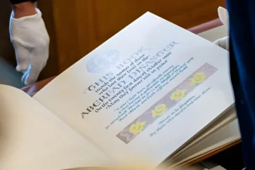 New Aberfan Book of Remembrance Presented to Community